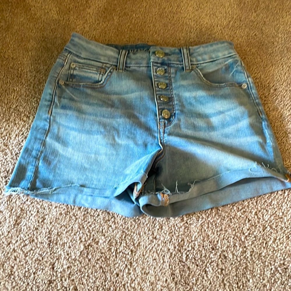 ⭐️🎉Women’s American eagle shorts size 6